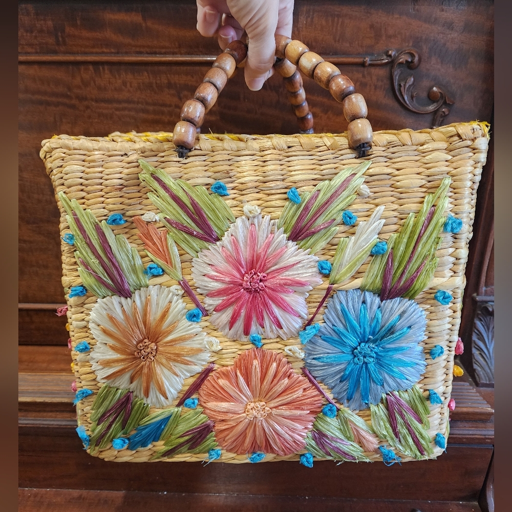 Beautiful Vintage Floral Raffia Woven Handbag With Wooden Handles On Leather